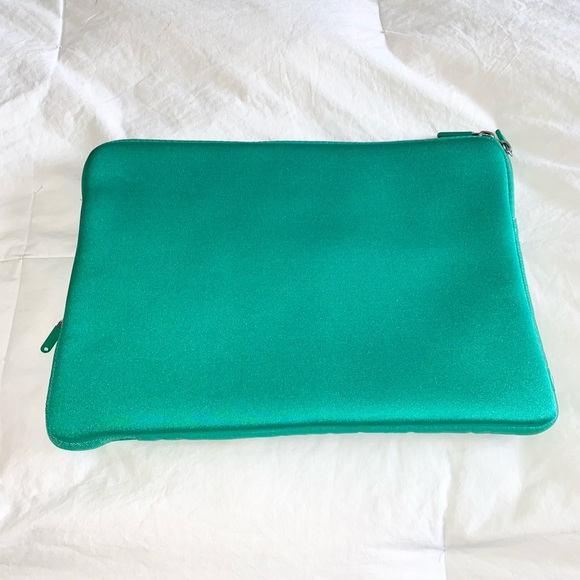 NWOT Laptop case - Picture 2 of 3